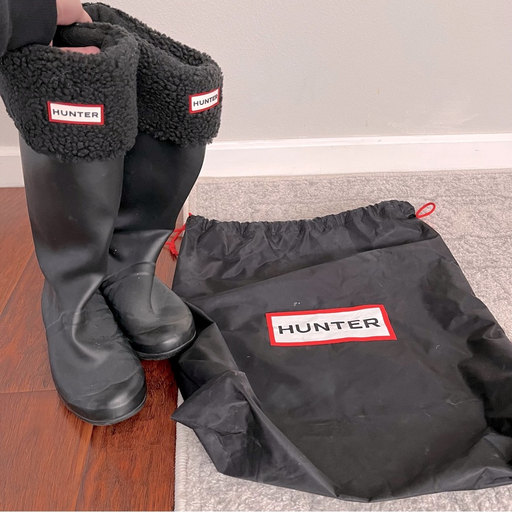 Packable Hunter Boot + Sherpa Boot Sock + Travel … - image 2